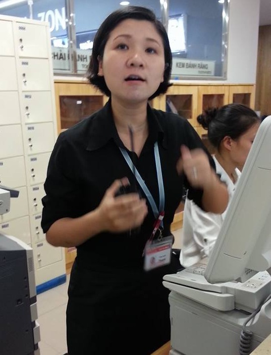 Nh&acirc;n vi&ecirc;n Lotte Mart x&uacute;c phạm kh&aacute;ch h&agrave;ng