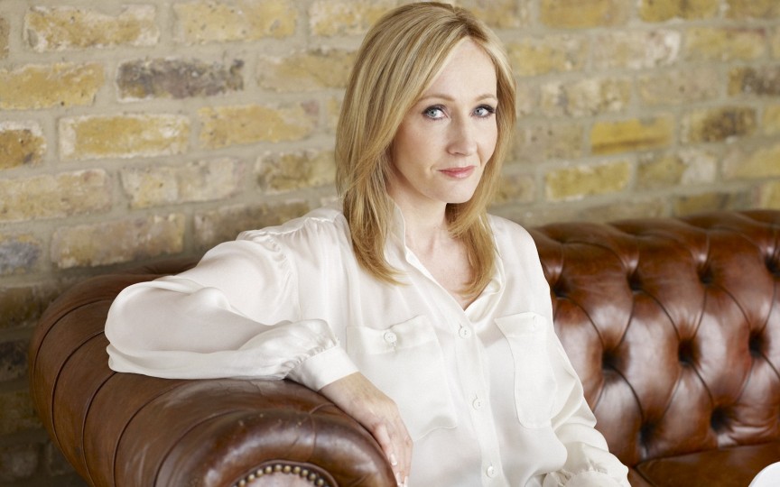 Harry Potter đ&atilde; gi&uacute;p J.K,Rowling trở th&agrave;nh nh&agrave; văn gi&agrave;u nhất tr&ecirc;n thế giới