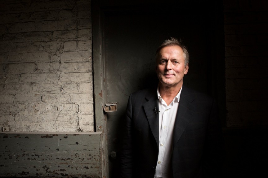 John Grisham từng l&agrave; luật sư trước khi trở th&agrave;nh một nh&agrave; văn