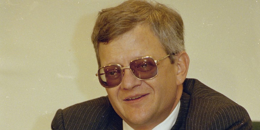 Tom Clancy đ&atilde; để lại cho độc giả một sự nghiệp văn học đồ sộ.