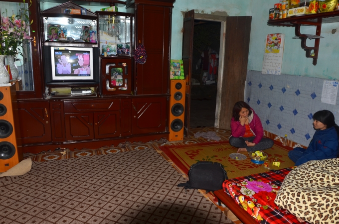 Gia đ&igrave;nh chị Nguyễn Thị Hiền cũng từng phải chịu cảnh h&oacute;a đơn tiền điện 9 triệu đồng/th&aacute;ng