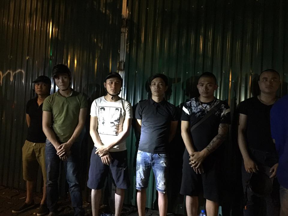 Nh&oacute;m c&ocirc;n đồ mang mắm t&ocirc;m, dầu luyn đi khủng bố đ&ograve;i nợ bị cảnh s&aacute;t 141 bắt giữ