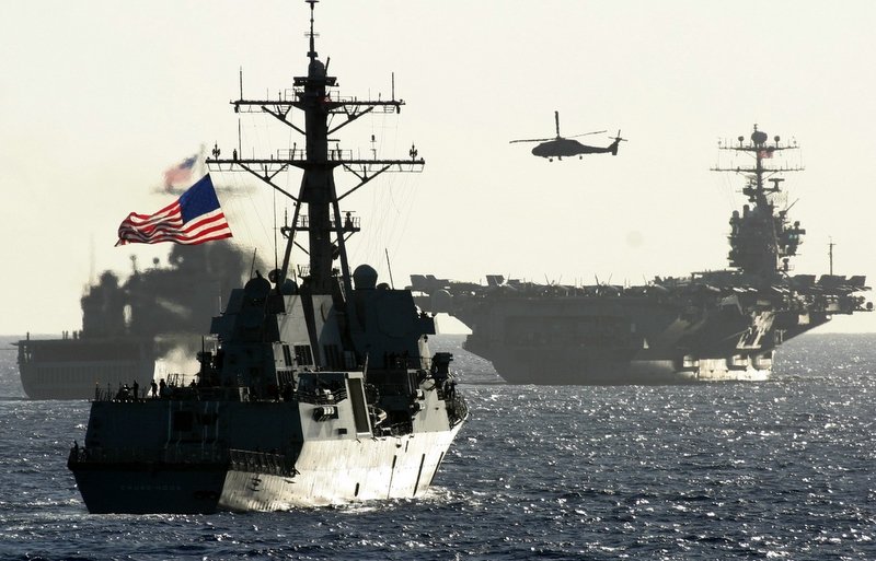 Tàu sân bay USS John C. Stennis, tàu tuần dương USS Mobile Bay, tàu khu trục USS Stockdale và USS Chung Hoon đều thuộc Hạm đội Thái Bình Dương.