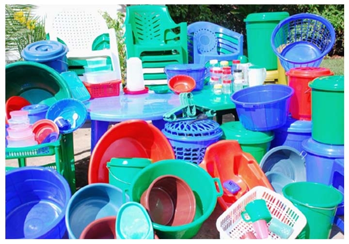 Đồ nhựa rất phổ biến trong cuộc sống h&agrave;ng ng&agrave;y
