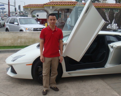 Đại gia Việt Phan H&ugrave;ng Cường khá hài lòng với bi&ecirc;̣t danh 