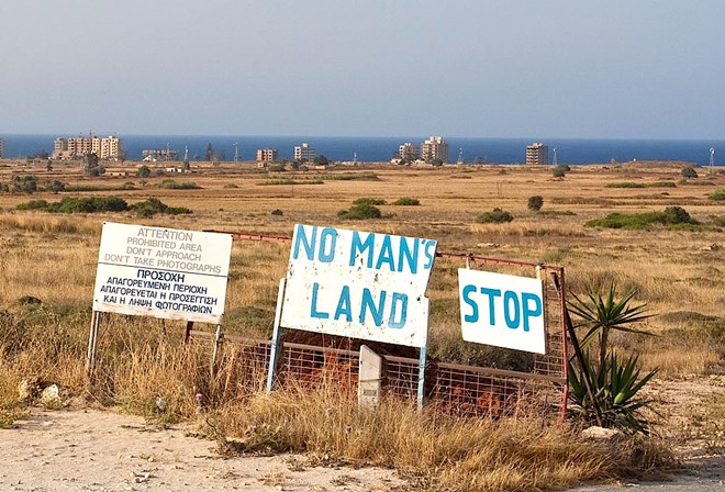 Khu Varosha, Bắc Cyprus: Là một phần thành phố Famagusta, khu vực bị bỏ hoang từ sau khi Thổ Nhĩ Kỳ xâm lược vào năm 1974 này đã trở thành một điểm du lịch hút khách. 