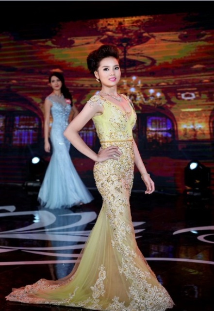 Nguyễn Cao Kỳ Duyên (18 tuổi), sinh viên năm thứ nhất Đại học Ngoại thương