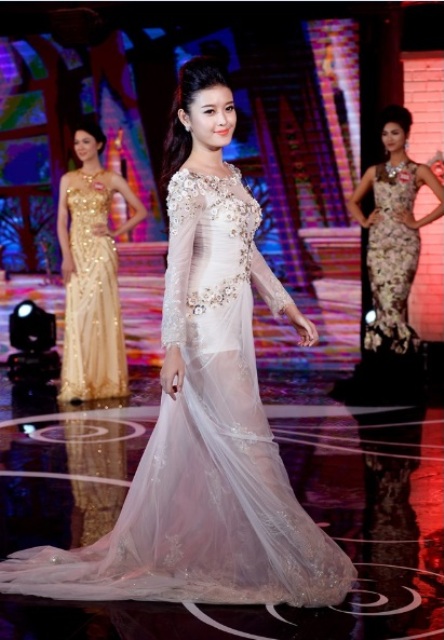 Nguyễn Trần Huyền My (19 tuổi), học viên Học viện Thời trang London