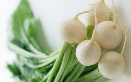 Củ cải l&agrave; một trong những rau n&ecirc;n ăn nhất trong m&ugrave;a đ&ocirc;ng nhờ c&oacute; nguồn vitamin C dồi d&agrave;o