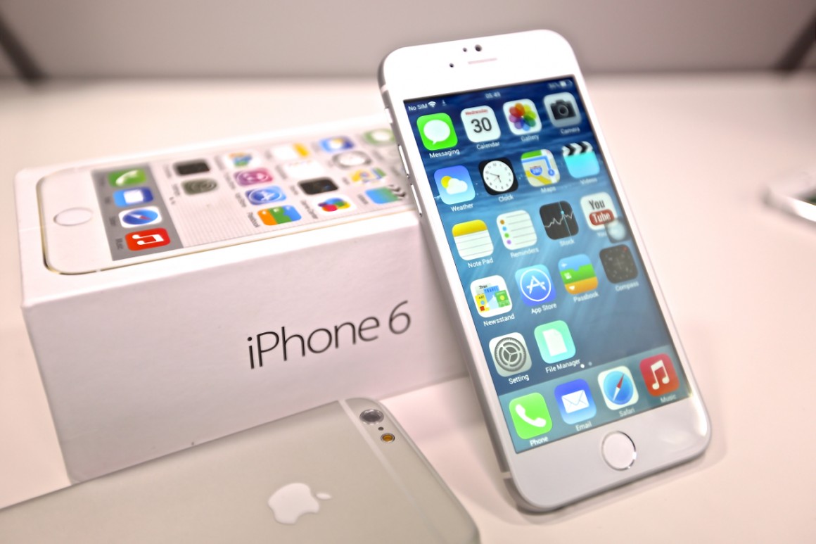 Đứng đầu danh s&aacute;ch smartphone hot nhất hiện nay l&agrave; d&ograve;ng điện thoại iPhone 6S của Apple
