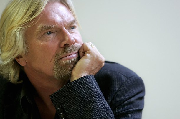 Tỷ ph&uacute; Richard Branson nổi tiếng với những sở th&iacute;ch dị thường