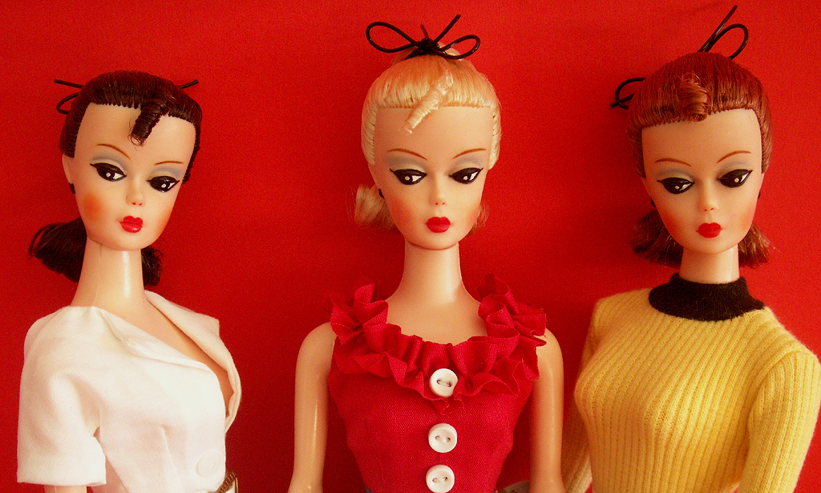 Búp bê Barbie có nguồn gốc từ búp bê tình dục: Vào những năm 1950, búp bê Bild Lilli (vốn lấy hình mẫu từ một nữ diễn viên gợi cảm) được sản xuất 13Win19 tải ứng dụng để phục vụ riêng cho các quý ông người Đức.  