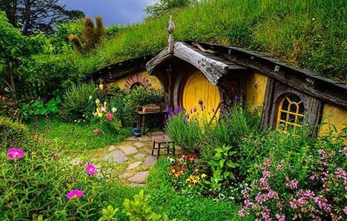  Ngôi nhà ở New Zealand này cực kỳ giống với ngôi nhà của người Hobbit trong bộ phim Chúa tể của những chiếc nhẫn.