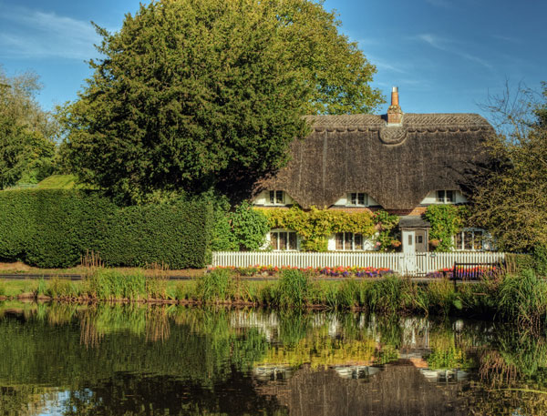  West Sussex,Anh. Nhìn tổng thể thì quang cảnh tại nơi đây đẹp không thua kém những ngôi nhà thường xuất hiện trong các câu chuyện cổ tích được tái hiện trên màn ảnh