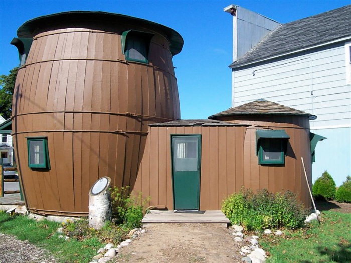 Nhà thùng dưa ở Michigan, Mỹ thuộc sở hữu của họa sĩ truyện tranh William Donahey