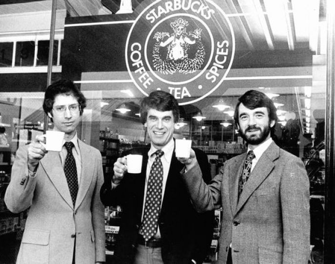 Ba nh&agrave; s&aacute;ng lập n&ecirc;n Starbucks