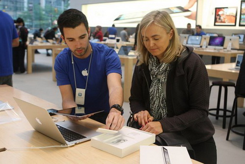Nghệ thuật chi&ecirc;u dụ nh&acirc;n t&agrave;i của Apple 3