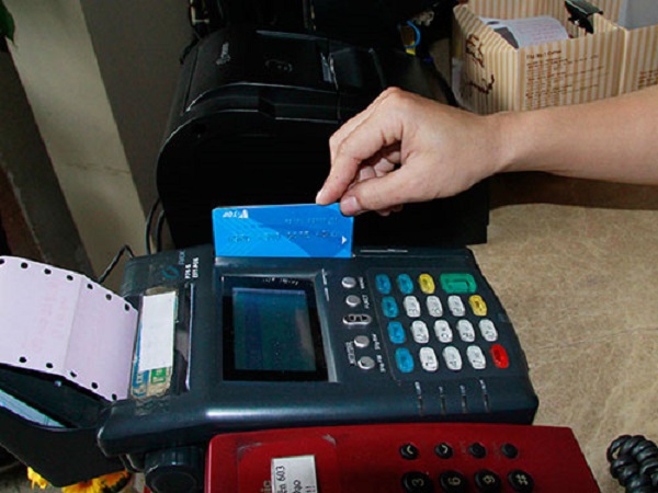 C&ocirc;ng an điều tra vụ du kh&aacute;ch quẹt thẻ bị trừ gần 700 triệu đồng