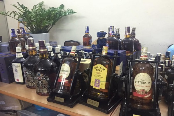 Bẫy lừa mua rượu Chivas gi&aacute; rẻ nhưng th&agrave;nh đắt