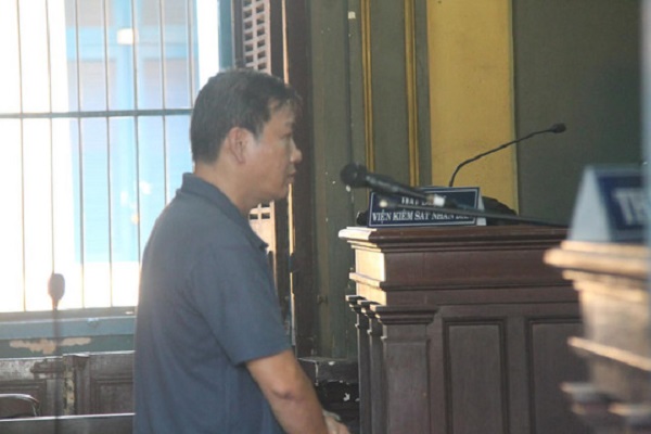 Nguy&ecirc;n kế to&aacute;n trưởng Bưu điện Chợ Lớn tham &ocirc; 2,2 tỉ đồng