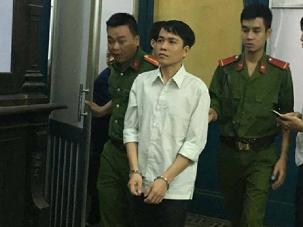 Nh&acirc;n l&uacute;c c&ocirc;ng ty gặp nạn, 2 anh em trộm cắp 24 tấn h&agrave;ng