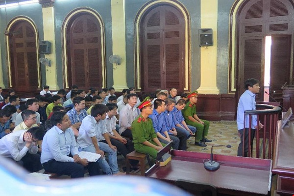 Đường d&acirc;y đ&aacute;nh bạc 'người dệt mộng' hầu t&ograve;a
