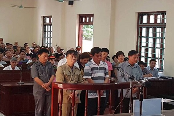 8 cựu quan chức TP Vĩnh Y&ecirc;n lĩnh &aacute;n t&ugrave; v&igrave; dự &aacute;n 'ma'