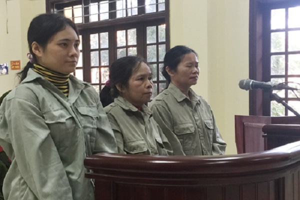 Qu&aacute;i chi&ecirc;u của nh&acirc;n vi&ecirc;n ng&acirc;n h&agrave;ng r&uacute;t tiền tỷ để chơi l&ocirc; đề