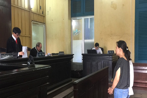 3 nh&acirc;n vi&ecirc;n kế to&aacute;n v&agrave;o t&ugrave; v&igrave; tham &ocirc; tiền viện ph&iacute;