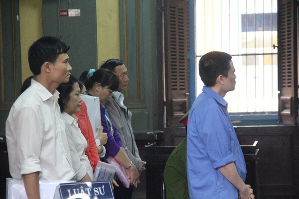 V&igrave; sao nguy&ecirc;n TGĐ c&ocirc;ng ty T&agrave;i ch&iacute;nh Cao su Việt Nam ngồi t&ugrave;