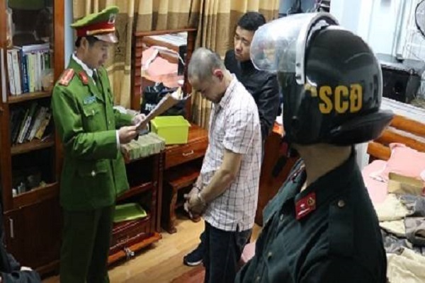 Đột k&iacute;ch 2 ổ chuy&ecirc;n bu&ocirc;n b&aacute;n ma t&uacute;y c&oacute; 'h&agrave;ng n&oacute;ng' ở H&agrave; Tĩnh