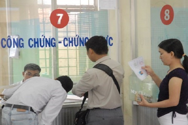Ch&iacute;nh thức tăng ph&iacute; c&ocirc;ng chứng, chứng thực
