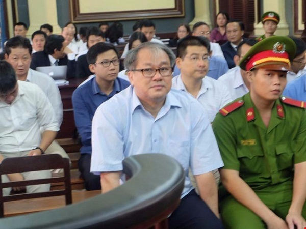 Đại &aacute;n VNCB: Phạm C&ocirc;ng Danh xin b&aacute;n đất khắc phục hậu quả