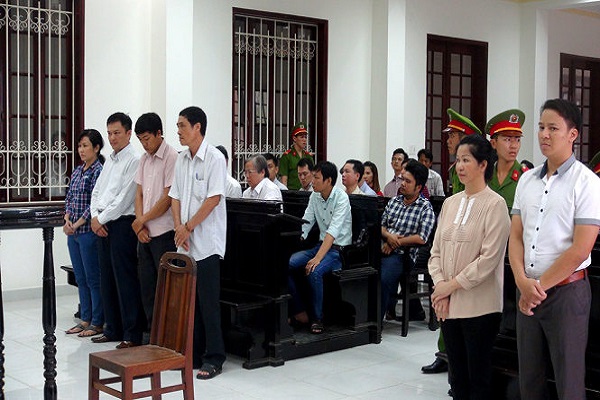 Đang x&eacute;t xử vụ sai phạm tại Cty Lương thực Vĩnh Long thiệt hại hơn 102 tỉ đồng