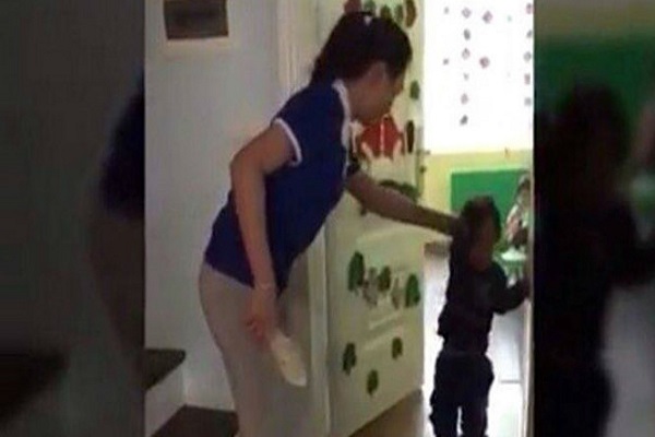 Tạm đ&igrave;nh chỉ hoạt động cơ sở mầm non Sen V&agrave;ng để điều tra