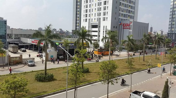 Nổ th&ugrave;ng phuy như bom tại Linh Đ&agrave;m một người nguy kịch