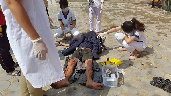 Nổ th&ugrave;ng phuy như bom tại Linh Đ&agrave;m một người nguy kịch