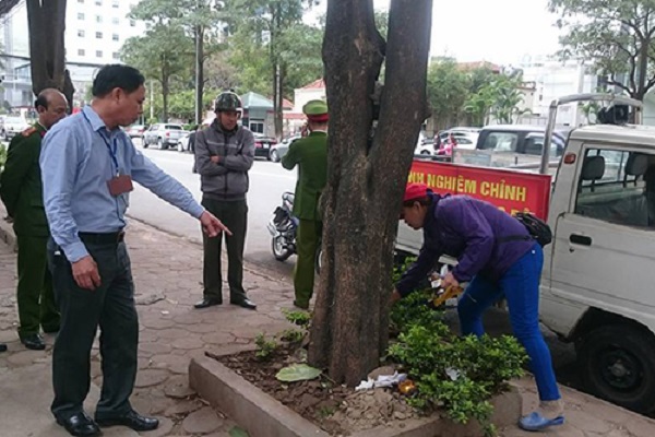 H&agrave; Nội: Đ&atilde; c&oacute; người bị phạt 6 triệu đồng v&igrave; vứt r&aacute;c 'bậy'