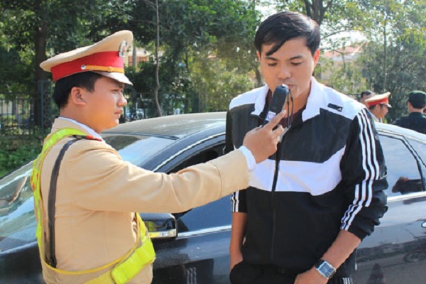 C&aacute;c mức phạt đối với h&agrave;nh vi sử dụng bia rượu khi tham gia giao th&ocirc;ng