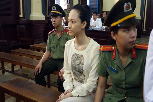 Vụ hoa hậu Trương Hồ Phương Nga bị tố lừa 16.5 tỷ đồng: Xuất hiện t&igrave;nh tiết đặc biệt