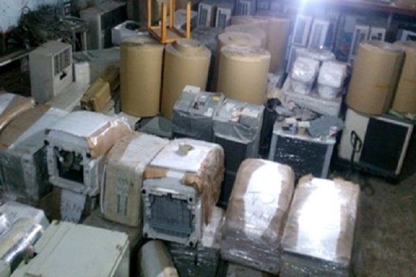 Ph&aacute;t hiện kho h&agrave;ng điện lạnh nhập lậu &lsquo;khủng&rsquo; ở TP.HCM