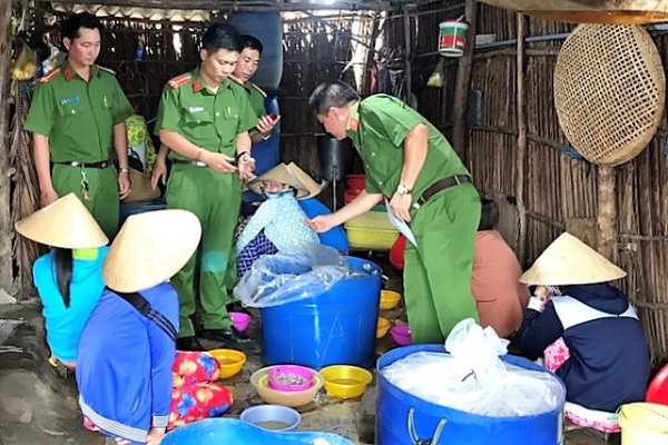 T&ocirc;m bơm rau c&acirc;u dễ dẫn đến nhiễm tr&ugrave;ng sản phẩm g&acirc;y nguy cơ bệnh tật