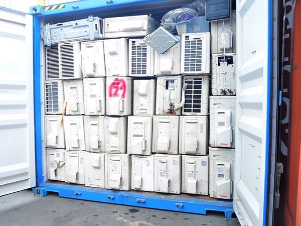 Nhiều người su&yacute;t mất tiền oan nếu 3 container h&agrave;ng điện lạnh cũ tr&oacute;t lọt ở C&aacute;t L&aacute;i