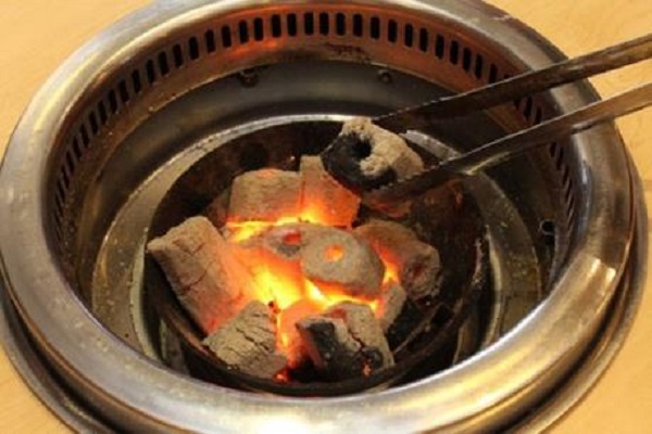 B&agrave;i học 'nh&atilde;n tiền' về sưởi bằng than củi nhưng vẫn c&oacute; th&ecirc;m 6 người bị ngộ độc