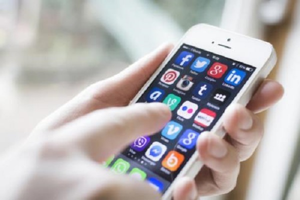 Vụ Apple l&agrave;m chậm tốc độ điện thoại iPhone thế hệ cũ: Bộ C&ocirc;ng Thương gi&aacute;m s&aacute;t chặt chẽ