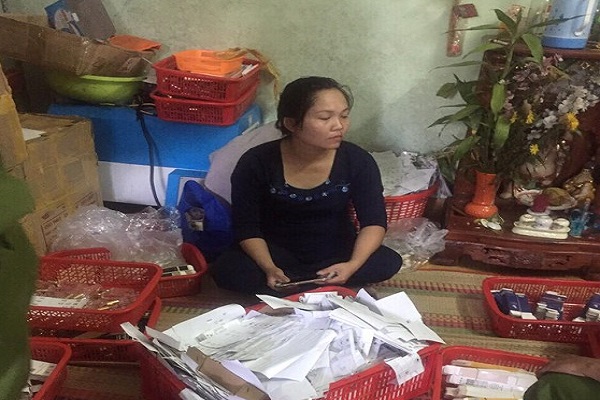 Ph&aacute;t hiện cơ sở sản xuất gần 10.000 chai nước hoa giả thương hiệu nổi tiếng