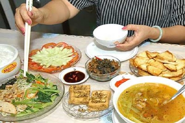Người bị bệnh tiểu đường h&atilde;y 'nằm l&ograve;ng' những điều n&agrave;y để tr&aacute;nh gặp nguy ng&agrave;y Tết