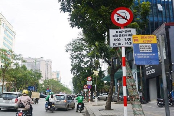 6 xe &ocirc; t&ocirc; Uber, Grab đi v&agrave;o phố cấm bị phạt 8,4 triệu đồng