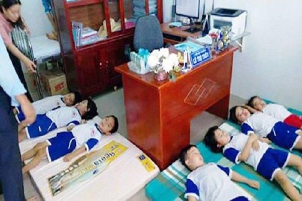 73 học sinh ngộ độc nghi uống sữa: Đồng Nai tạm dừng đề &aacute;n &ldquo;Sữa học đường&rdquo; của Nutifood