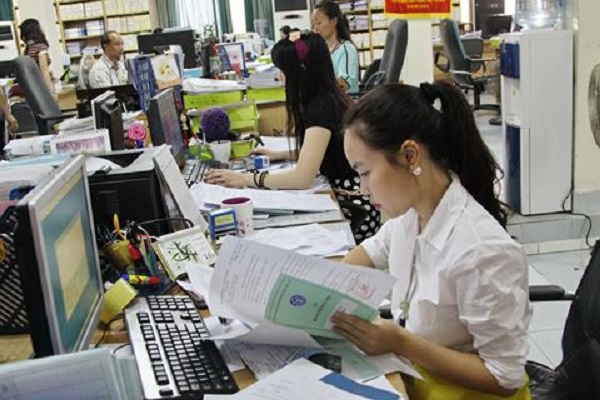 Mức đ&oacute;ng bảo hiểm x&atilde; hội 2018 sẽ thay đổi thế n&agrave;o khi tiền lương tăng